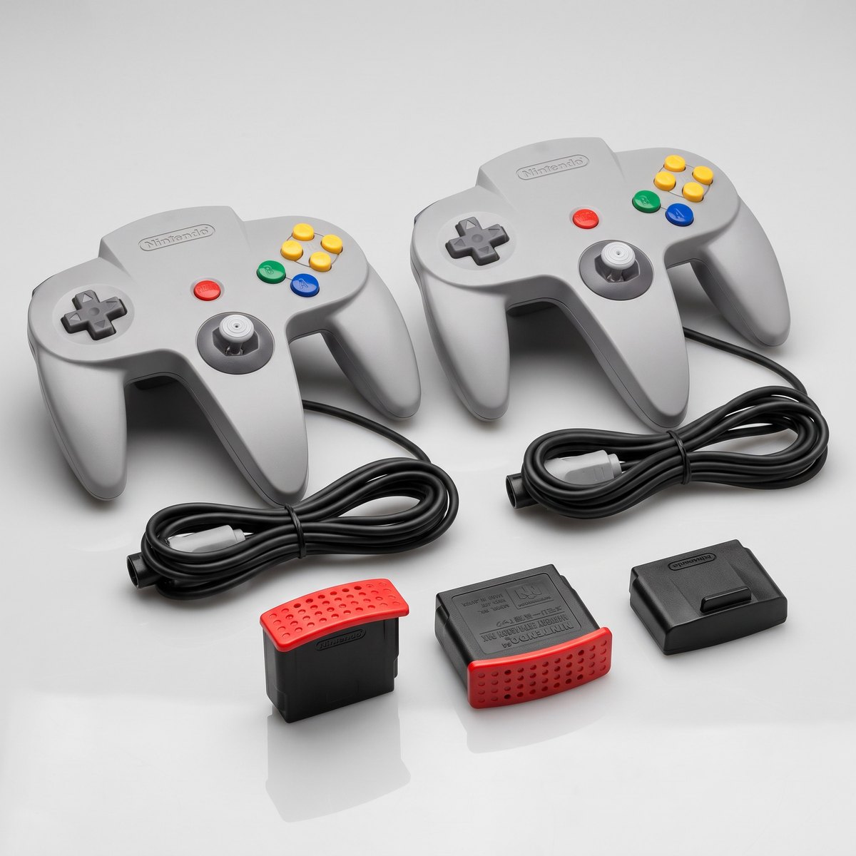 Mandos de Nintendo 64 con Expansion Pak y Jumper Pak